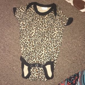 0-3 month leopard print onesie like new